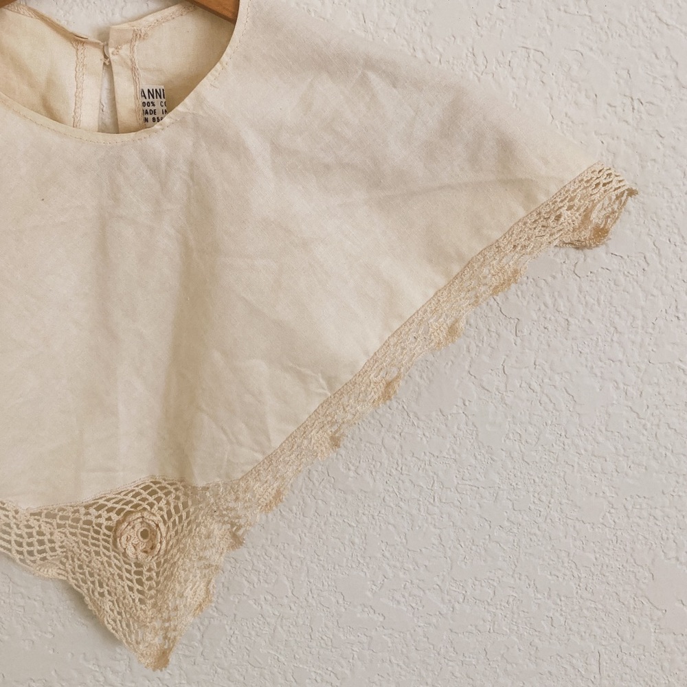 Cream Vintage Collar With Crochet Lace